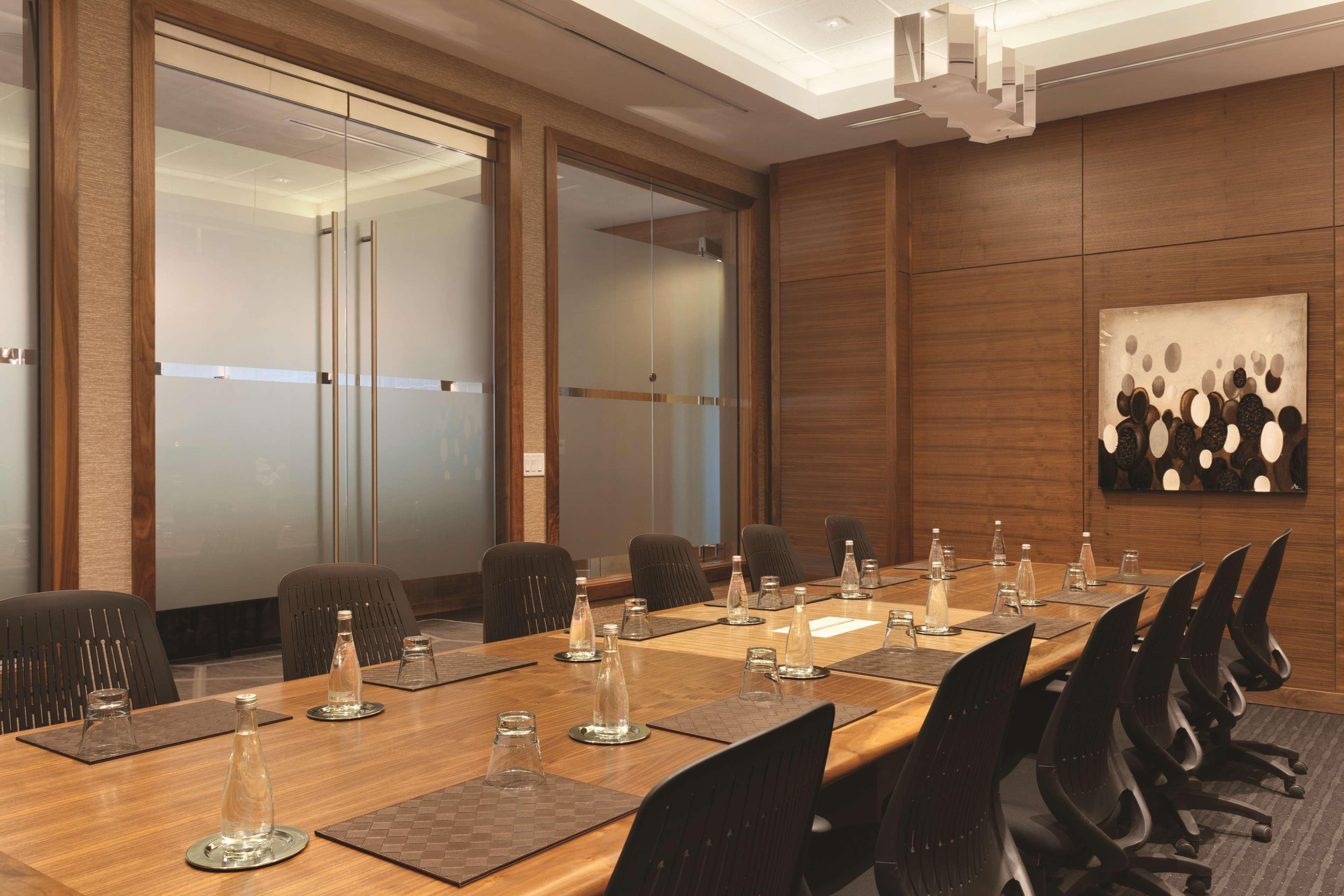 Radisson Hotel & Conference Centre Calgary Airport Екстериор снимка