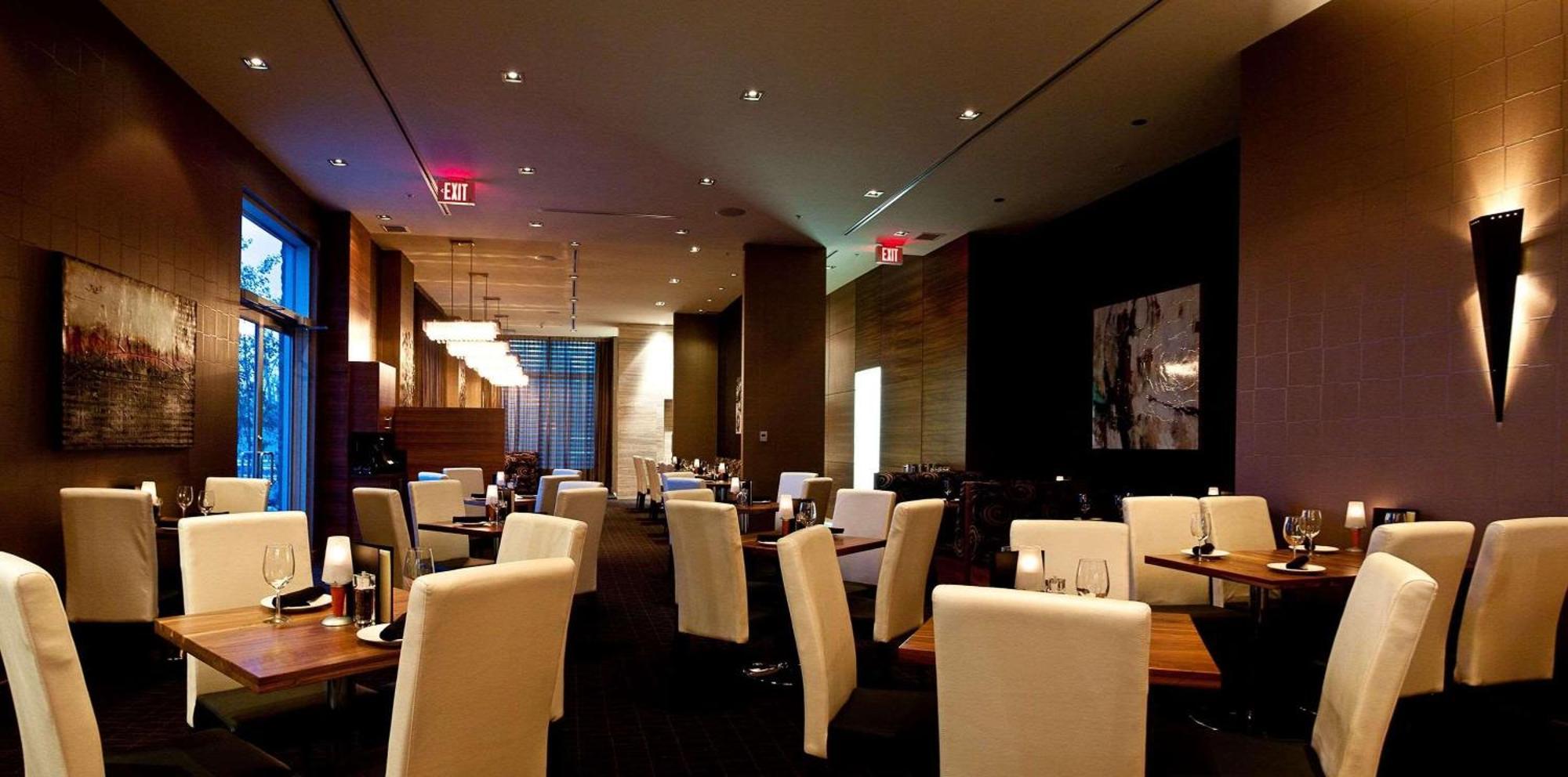 Radisson Hotel & Conference Centre Calgary Airport Екстериор снимка