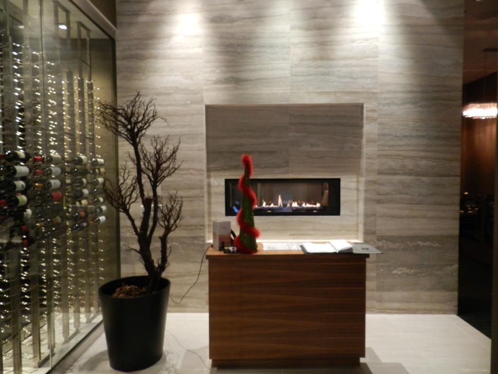 Radisson Hotel & Conference Centre Calgary Airport Екстериор снимка